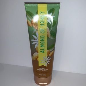 Almond and Honey 🍯 Body Scrub Bath & Body Works